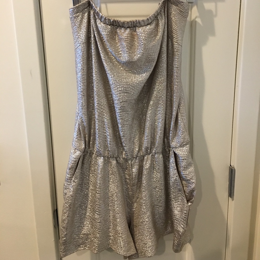 EUC Lily Pulitzer Gold Romper